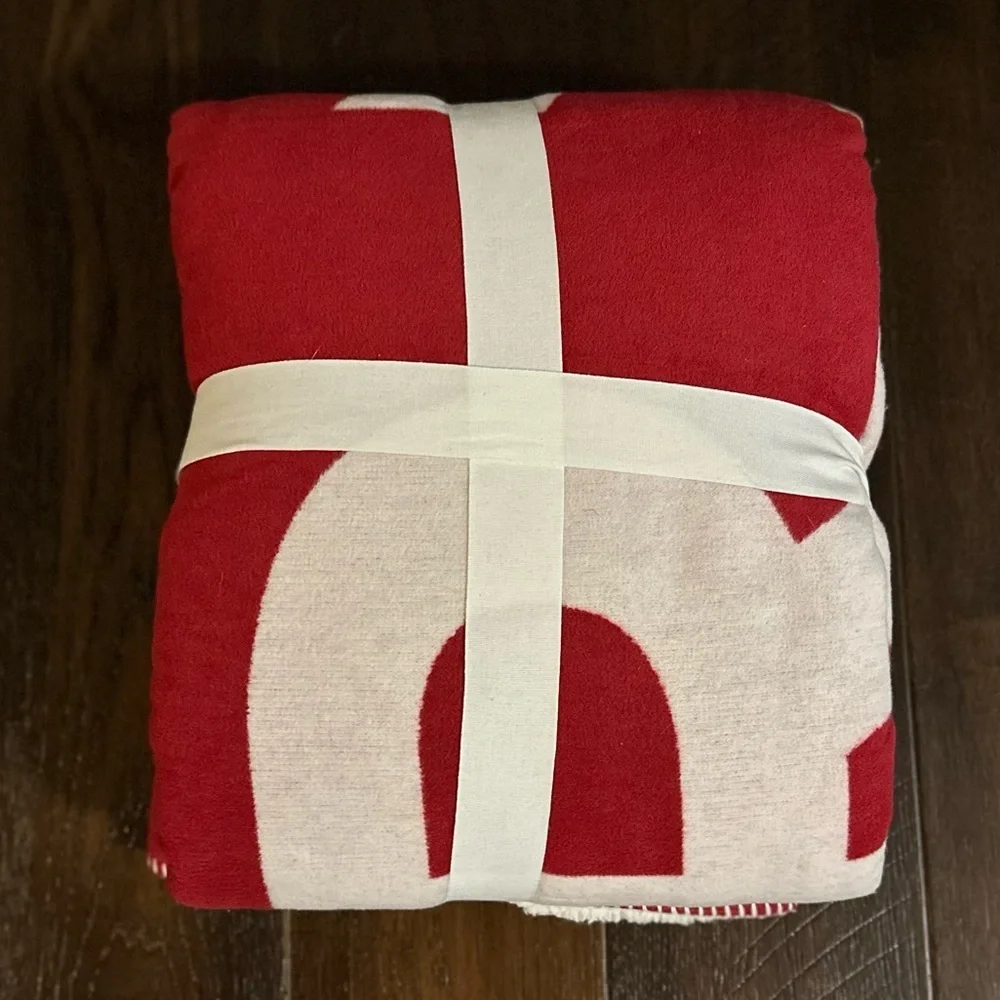 🎸Pottery Barn🎸🔥NWT🔥”Merry